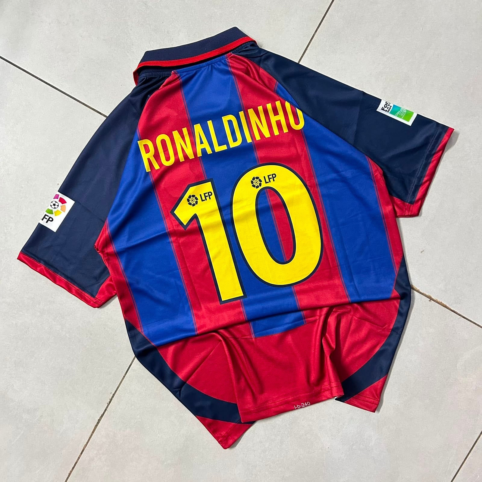 RONALDHINO FC BARCELONA 2003-04 HOME KIT EMBROIDERY