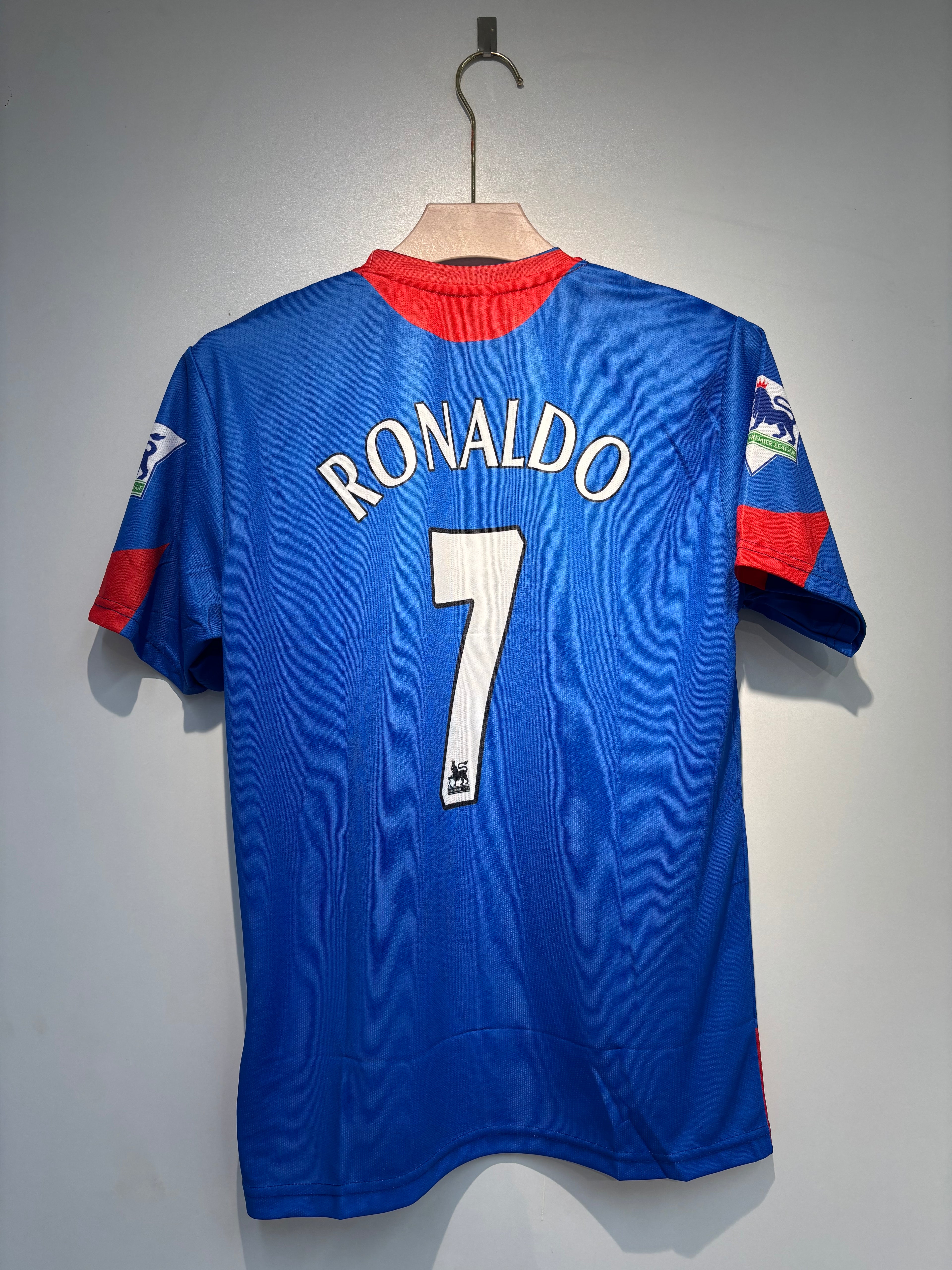 RONALDO MAN UNITED 2005-06 AWAY KIT