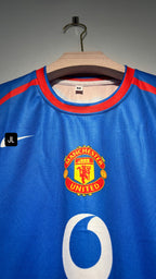 RONALDO MAN UNITED 2005-06 AWAY KIT